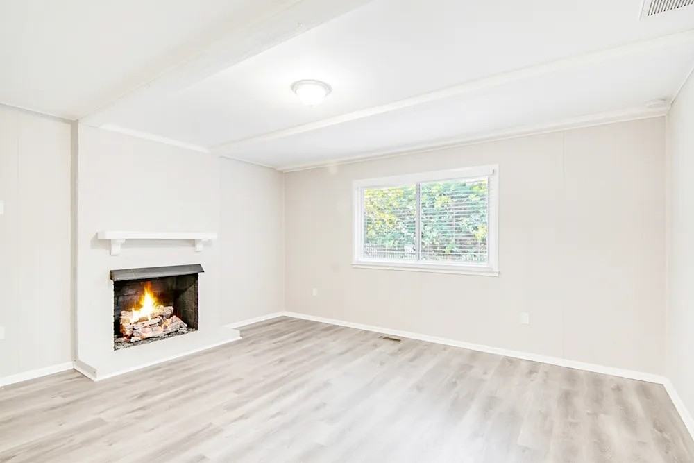 1311 Clermont Rd #NA - Photo 2 of 11