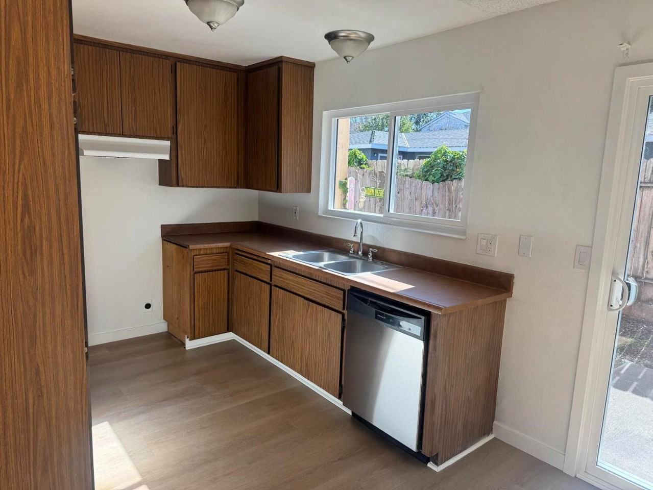 2477 Elden Ave - Photo 3 of 10