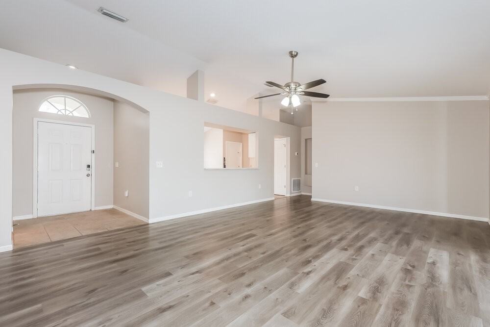 10603 Deepbrook Dr - Photo 3 of 16