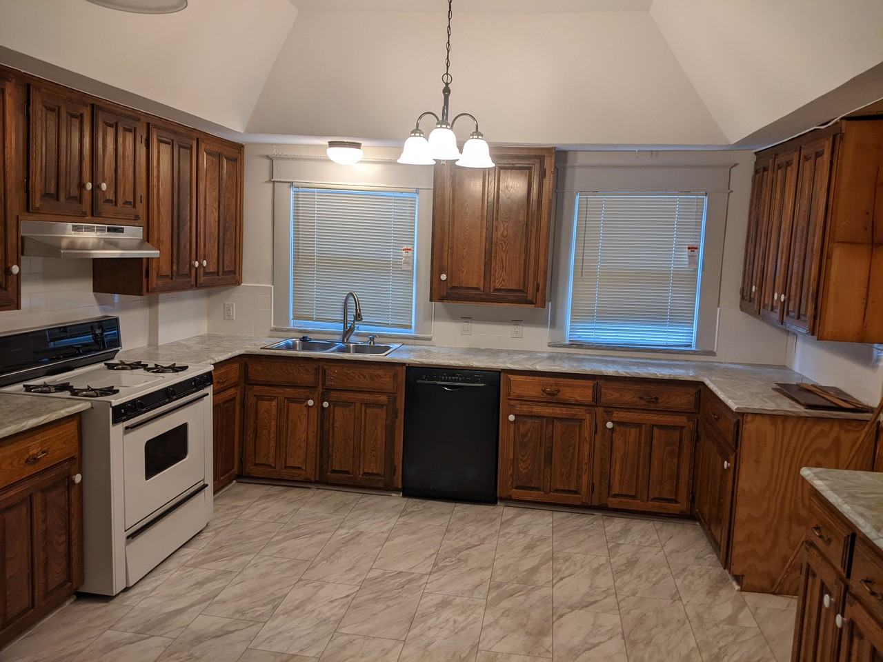 214 N Clinton Ave #NA - Photo 5 of 15