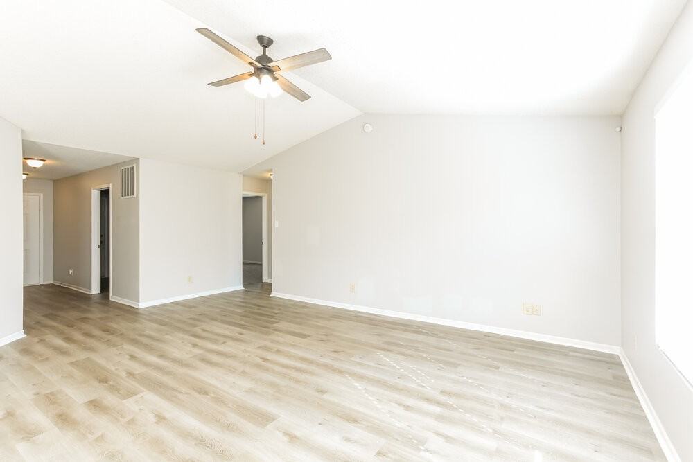 2989 Hearthside Dr - Photo 5 of 16