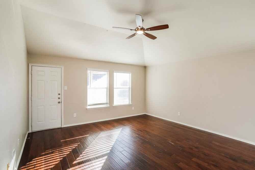 110 Comanche Trl - Photo 3 of 16