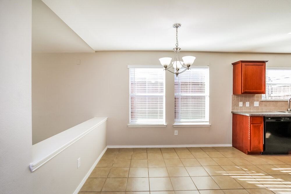 110 Comanche Trl - Photo 5 of 16