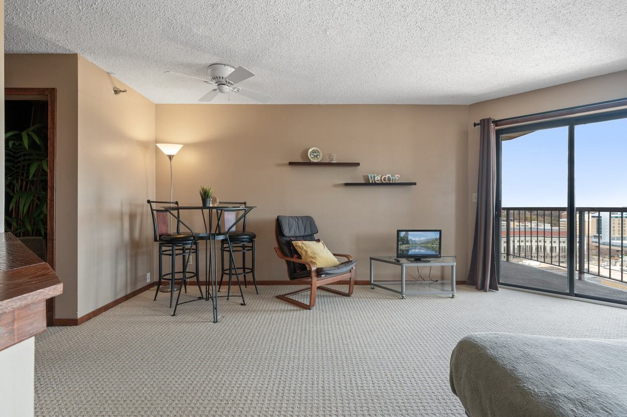 78 10th St E #1907 - Photo 3 of 16