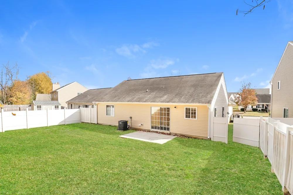 3909 Shepway Loop - Photo 5 of 12