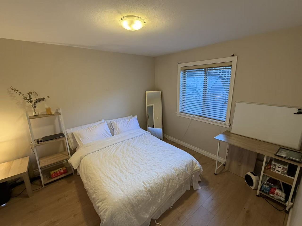 8435 171 St #1 - Photo 4 of 5