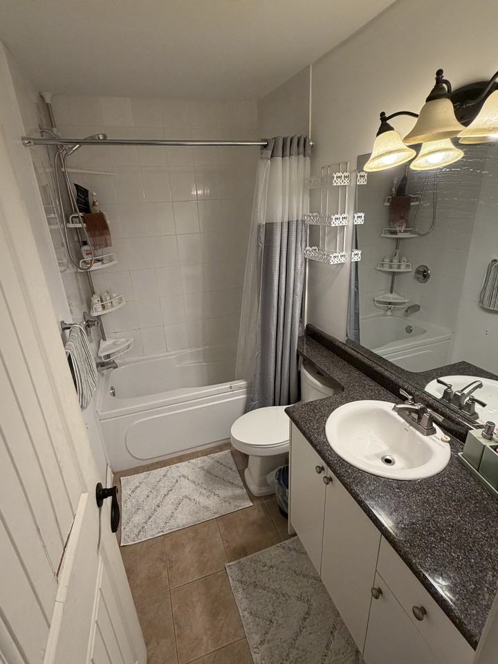 8435 171 St #1 - Photo 5 of 5