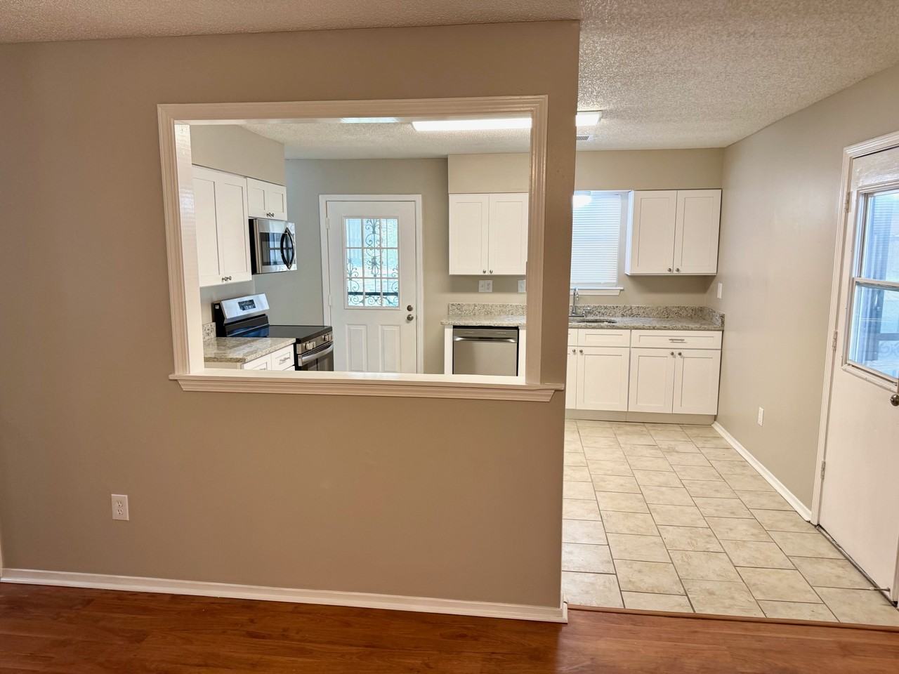 6475 Yorkshire Rd #1 - Photo 4 of 14