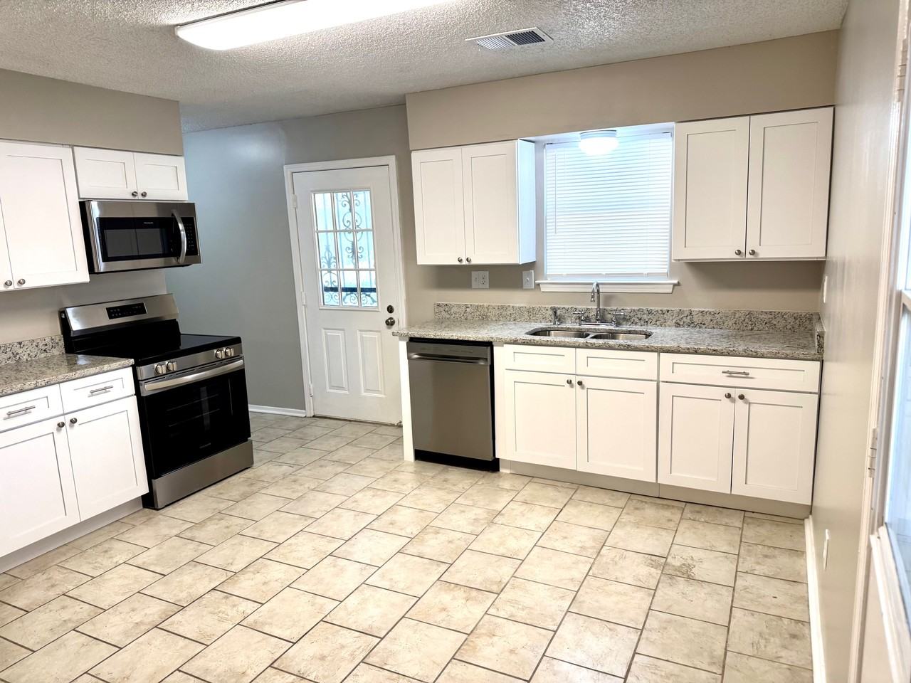 6475 Yorkshire Rd #1 - Photo 5 of 14