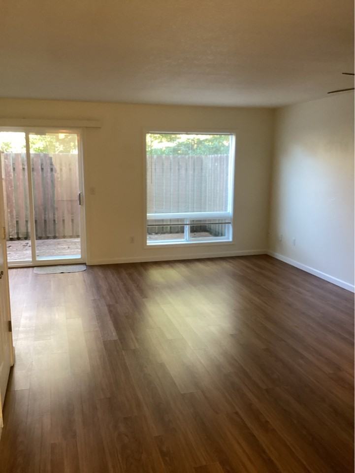 66 Nw 33rd Pl #66F - Photo 3 of 18