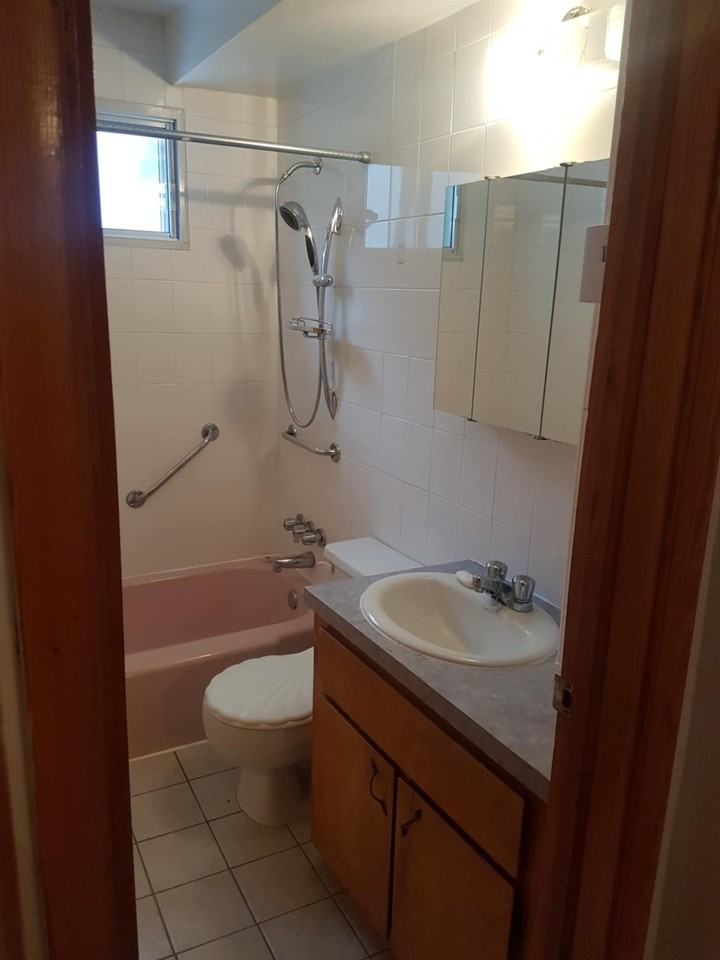 7535 Avenue Stuart 2 - Photo 2 of 11