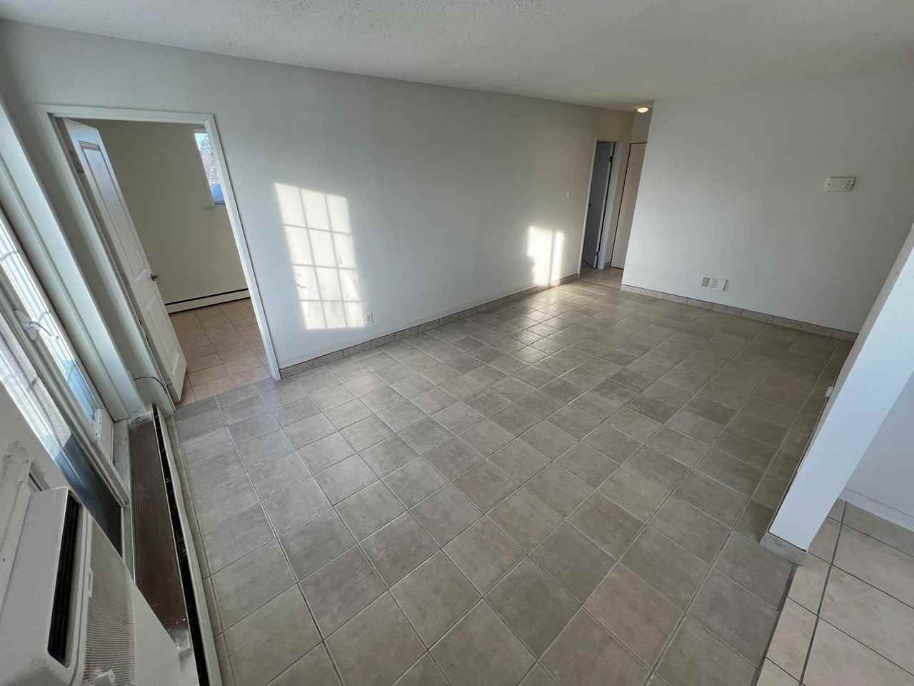 8 St E & Acadia Dr - Photo 4 of 10