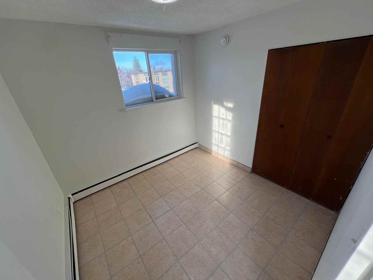 8 St E & Acadia Dr - Photo 5 of 10