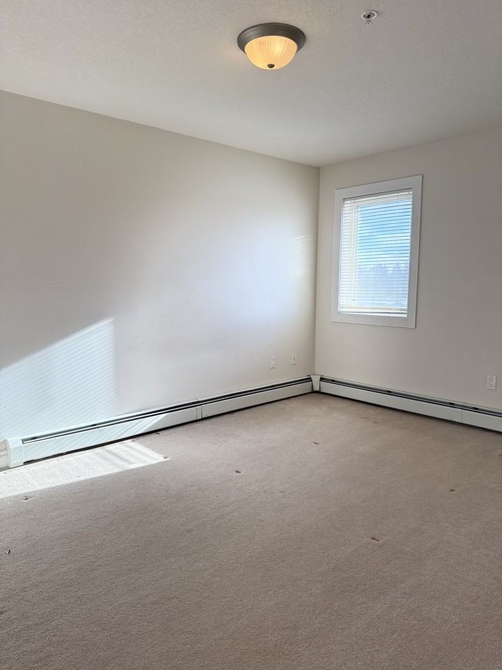 4701 49 Ave - Photo 4 of 15