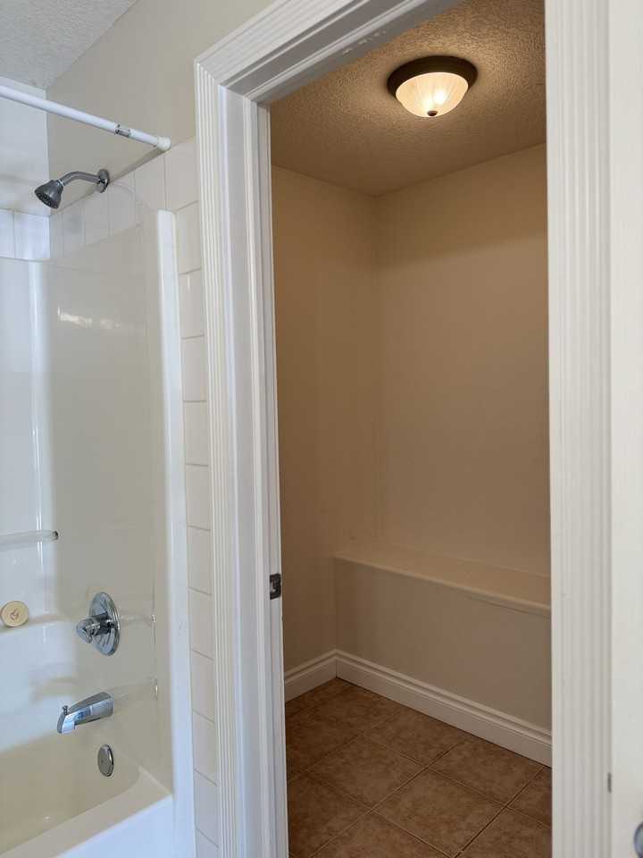 4701 49 Ave - Photo 7 of 15