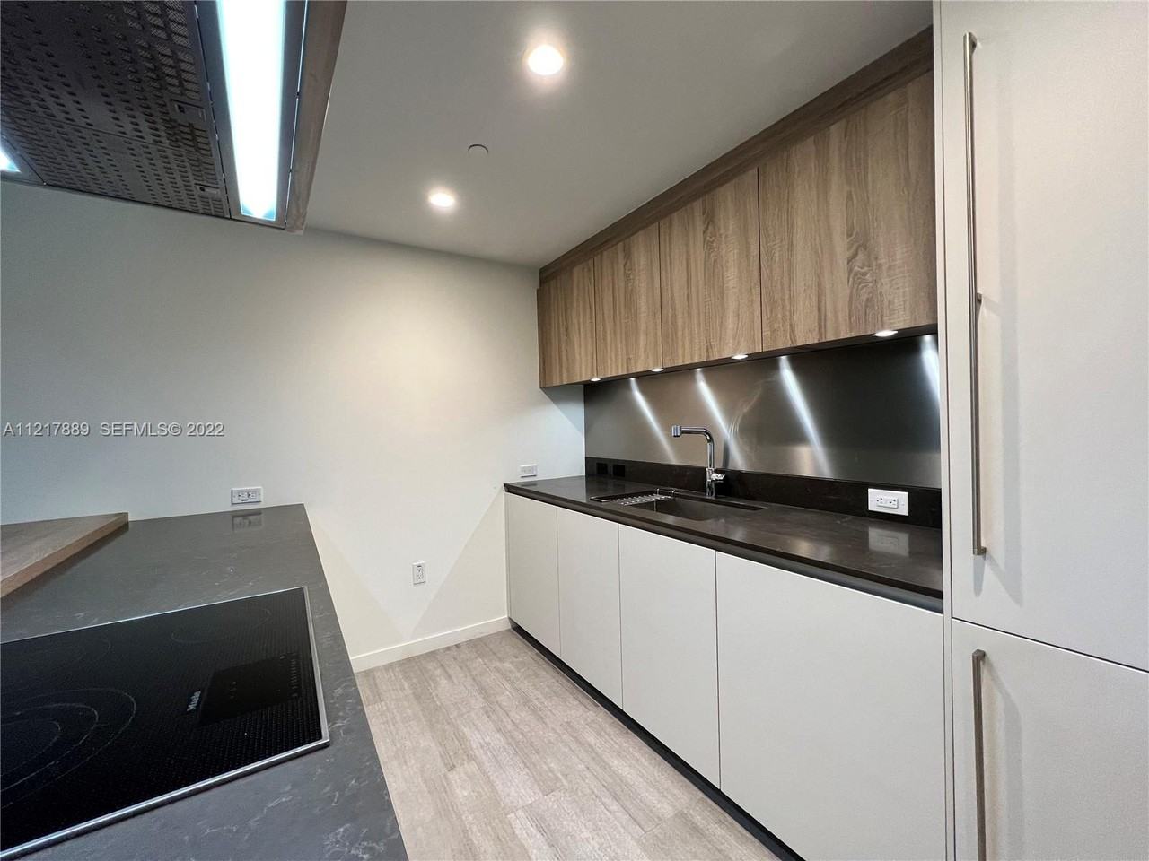 1000 Brickell Plaza #1903 - Photo 5 of 17