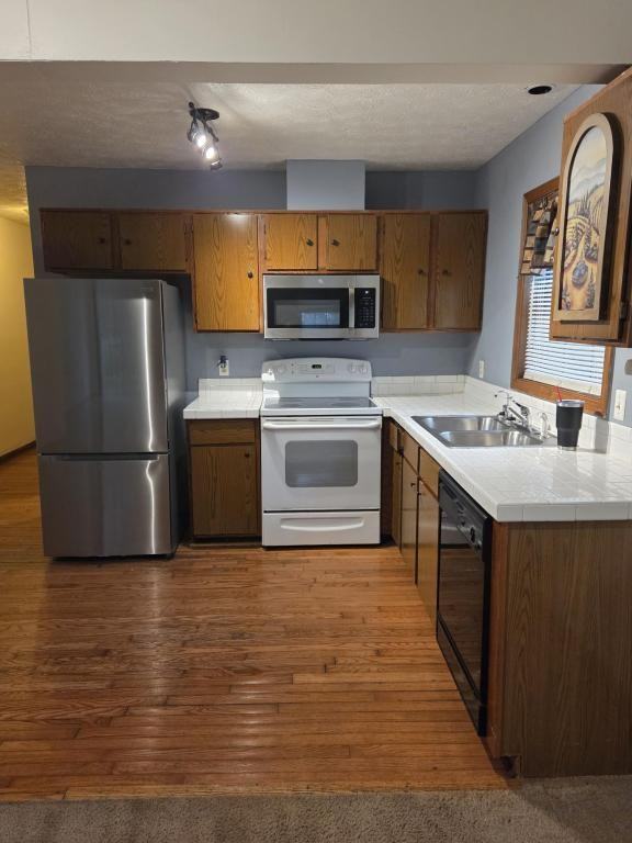 4197 Bradley Dr - Photo 4 of 11