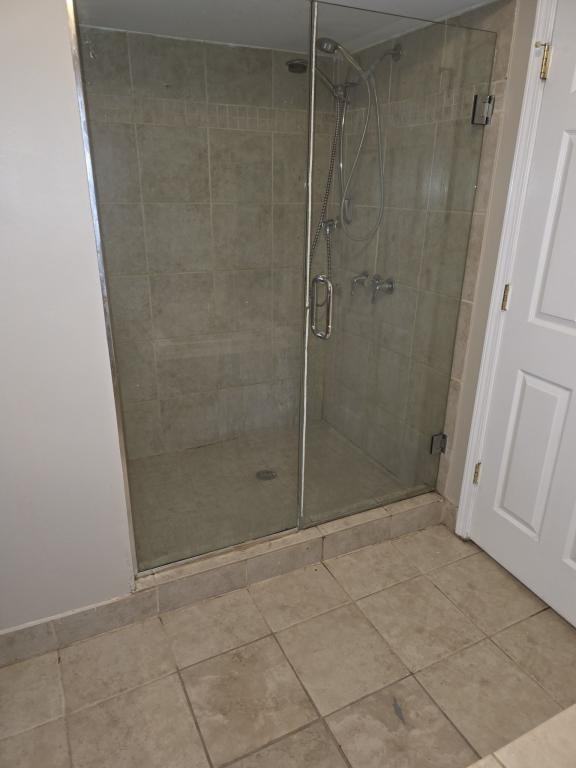 6832 S Clyde Ave - Photo 7 of 18