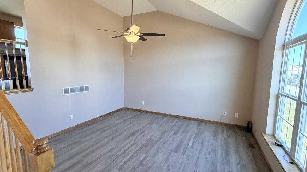 2213 Larkspur St - Photo 2 of 13