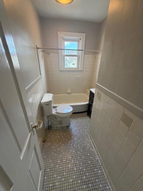 338 W 10th St #4 - Photo 4 of 18