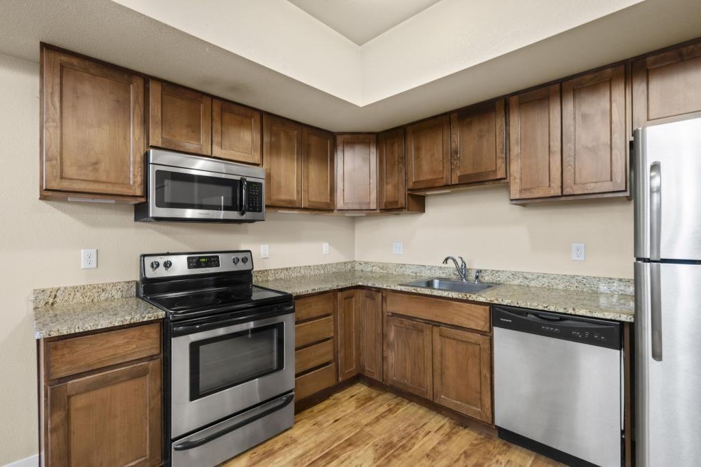 140 E 1st St - Photo 7 of 12