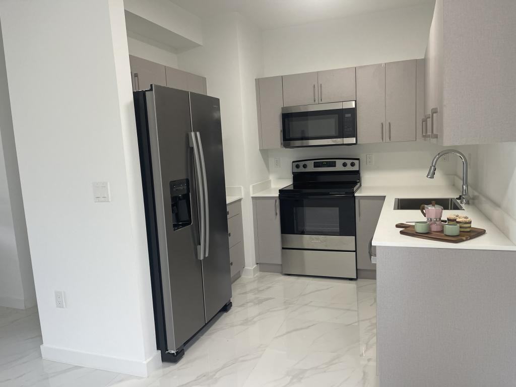 Hialeah Apartments - Photo 4 of 10