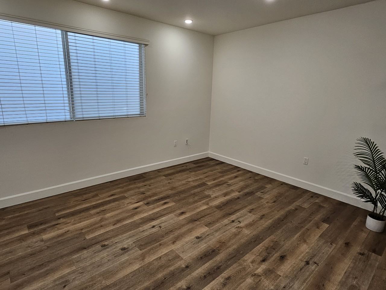 14550 Burbank Boulevard #103 - Photo 4 of 10