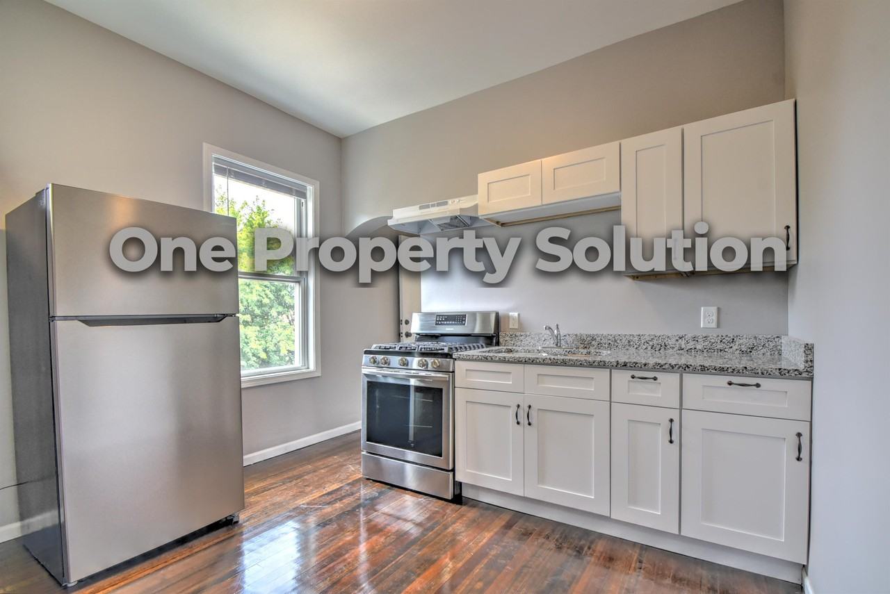 35 Ruth St #1 - Photo 2 of 12