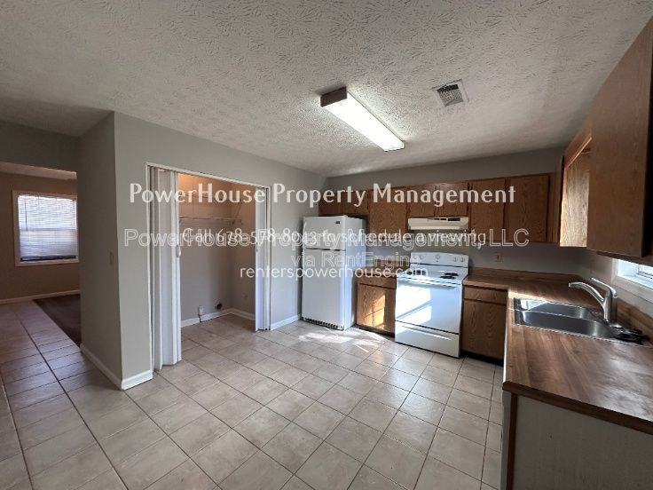 502 Oakwood Ct - Photo 2 of 29