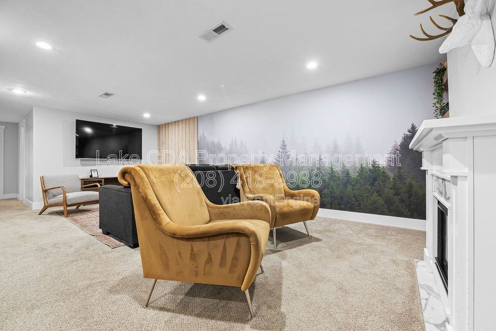 3870 N Honeysuckle Dr #B - Photo 3 of 50