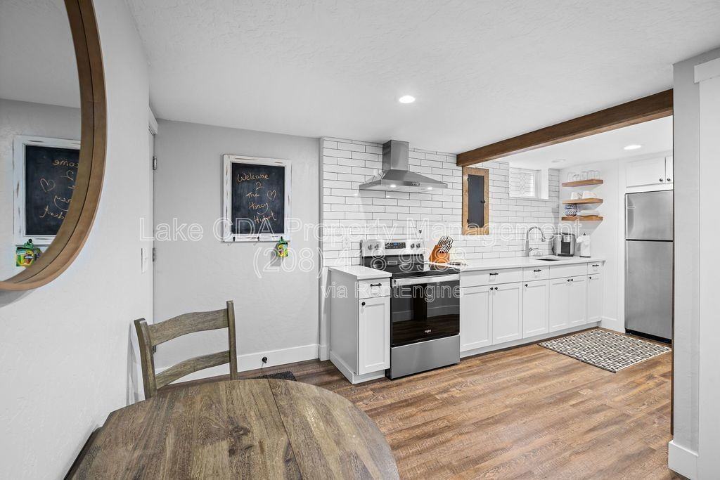 3870 N Honeysuckle Dr #B - Photo 4 of 50