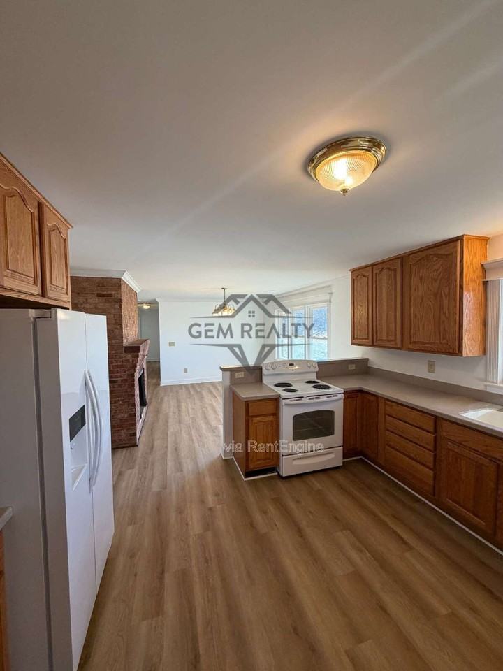 15326 Tidewater Trl - Photo 4 of 36