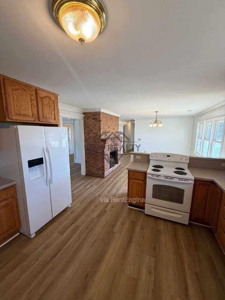 15326 Tidewater Trl - Photo 5 of 36