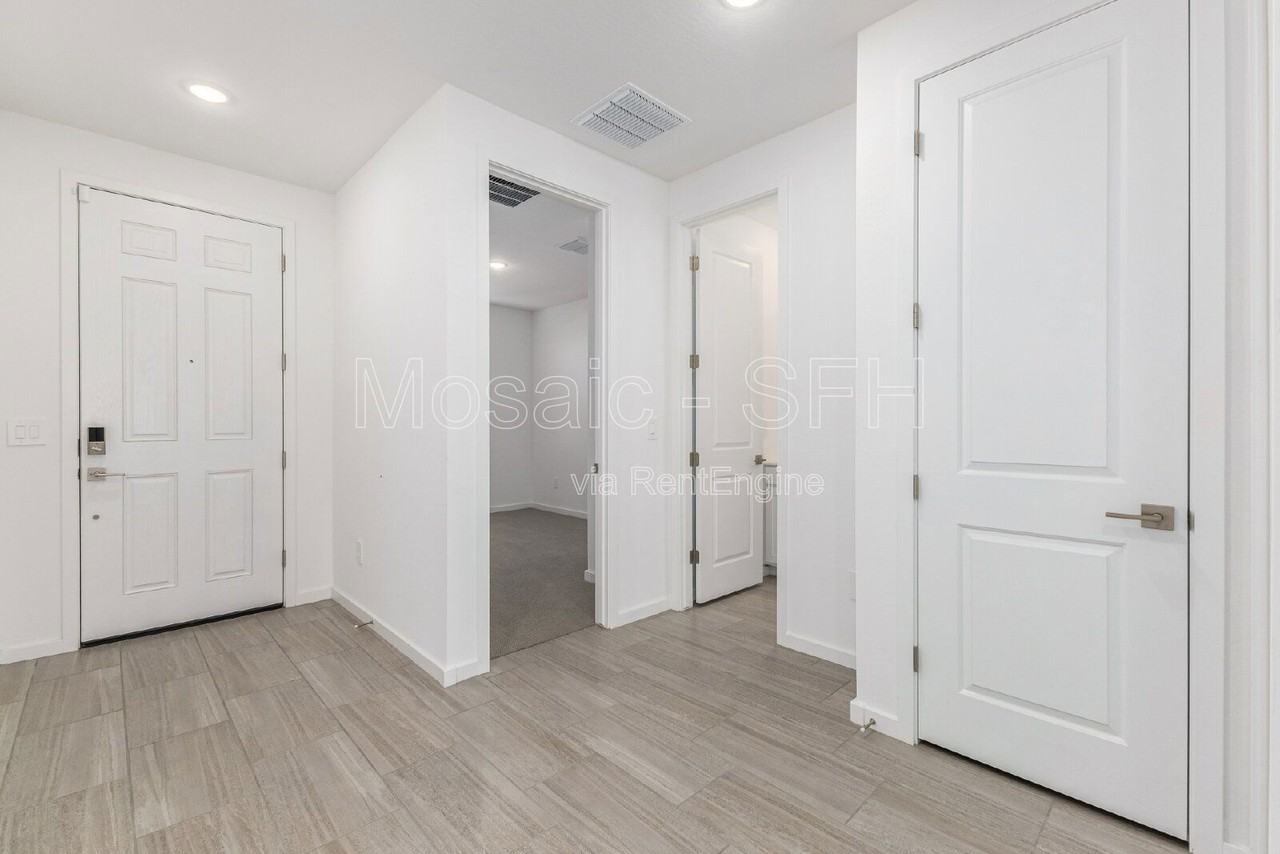 35394 N Perennial St - Photo 4 of 32