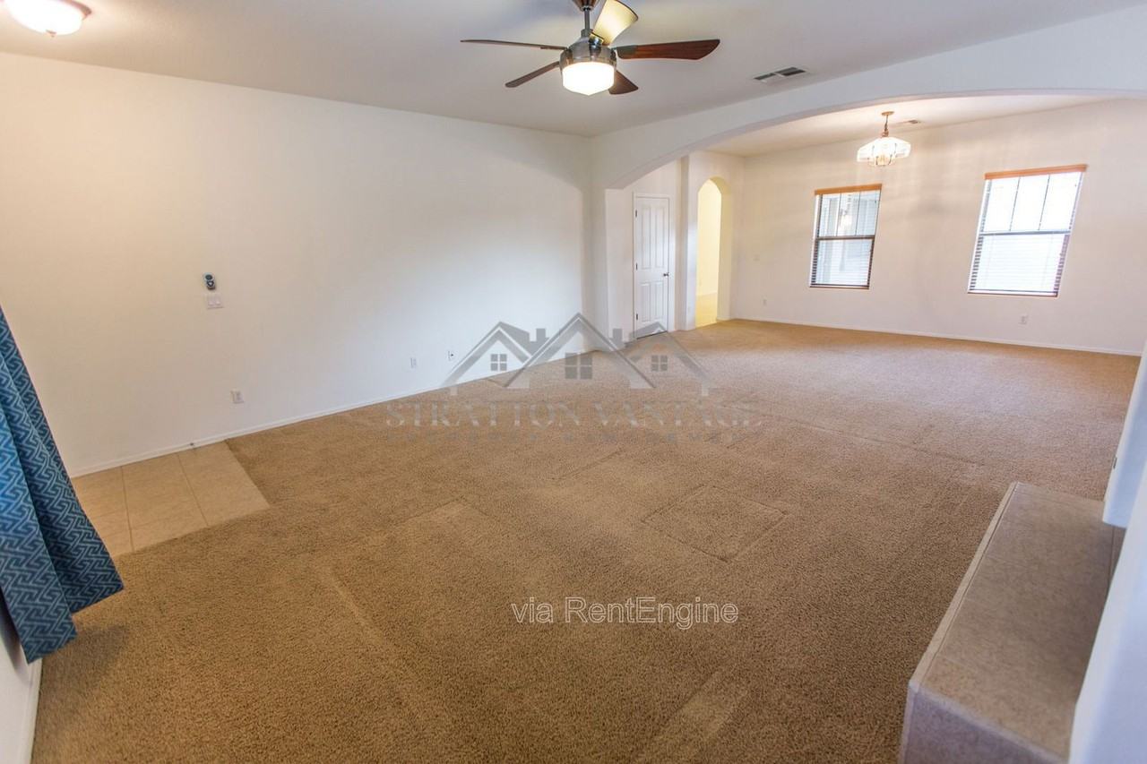 945 E Blue Spruce Ln - Photo 6 of 28