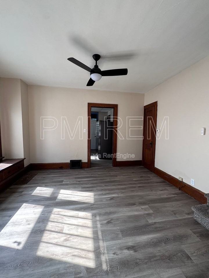 1023 Harrison Ave Sw - Photo 6 of 28