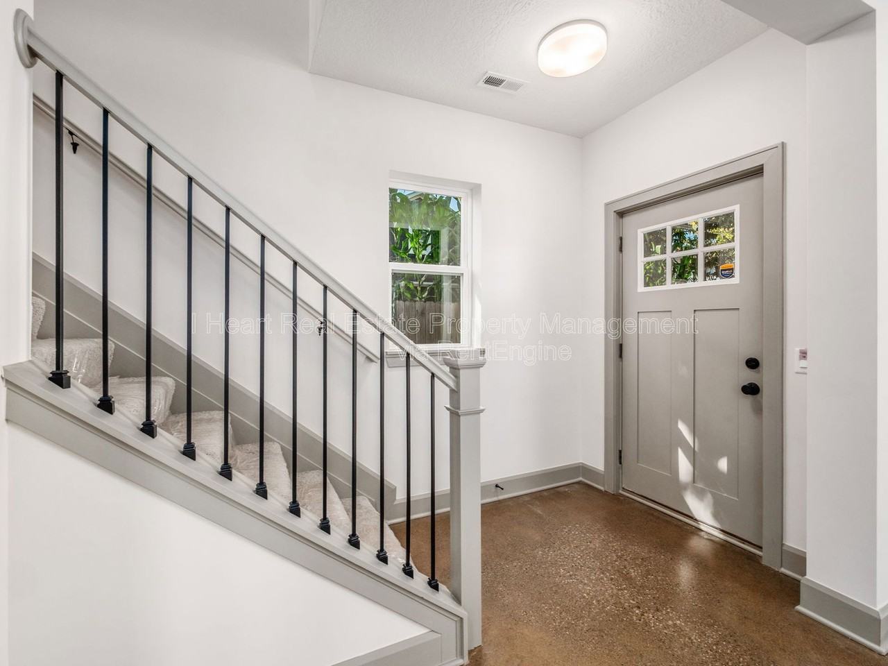 130 N Guilford Ave - Photo 7 of 44