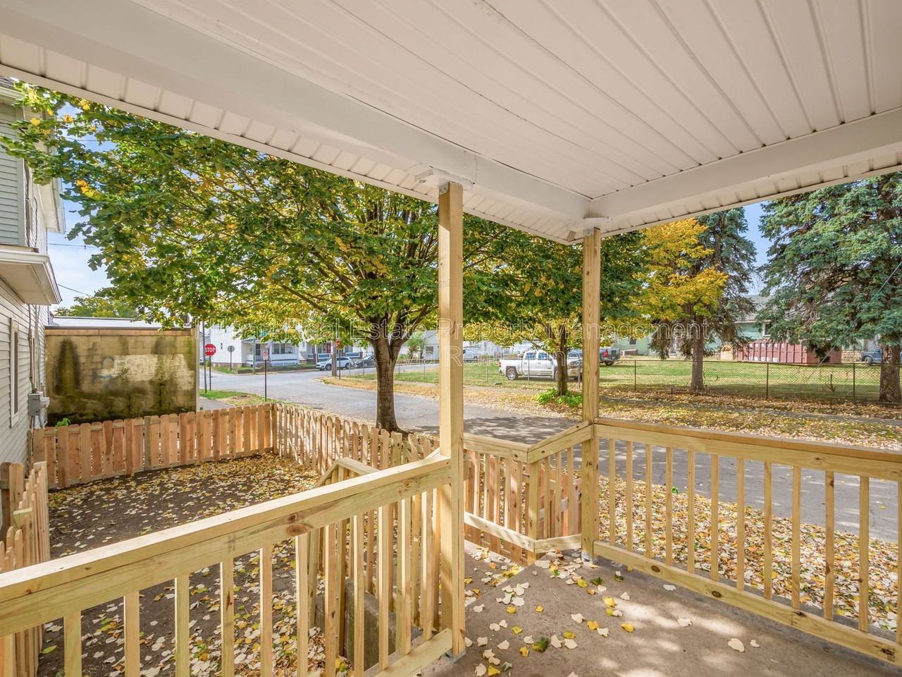 306 Martin Ave - Photo 2 of 15