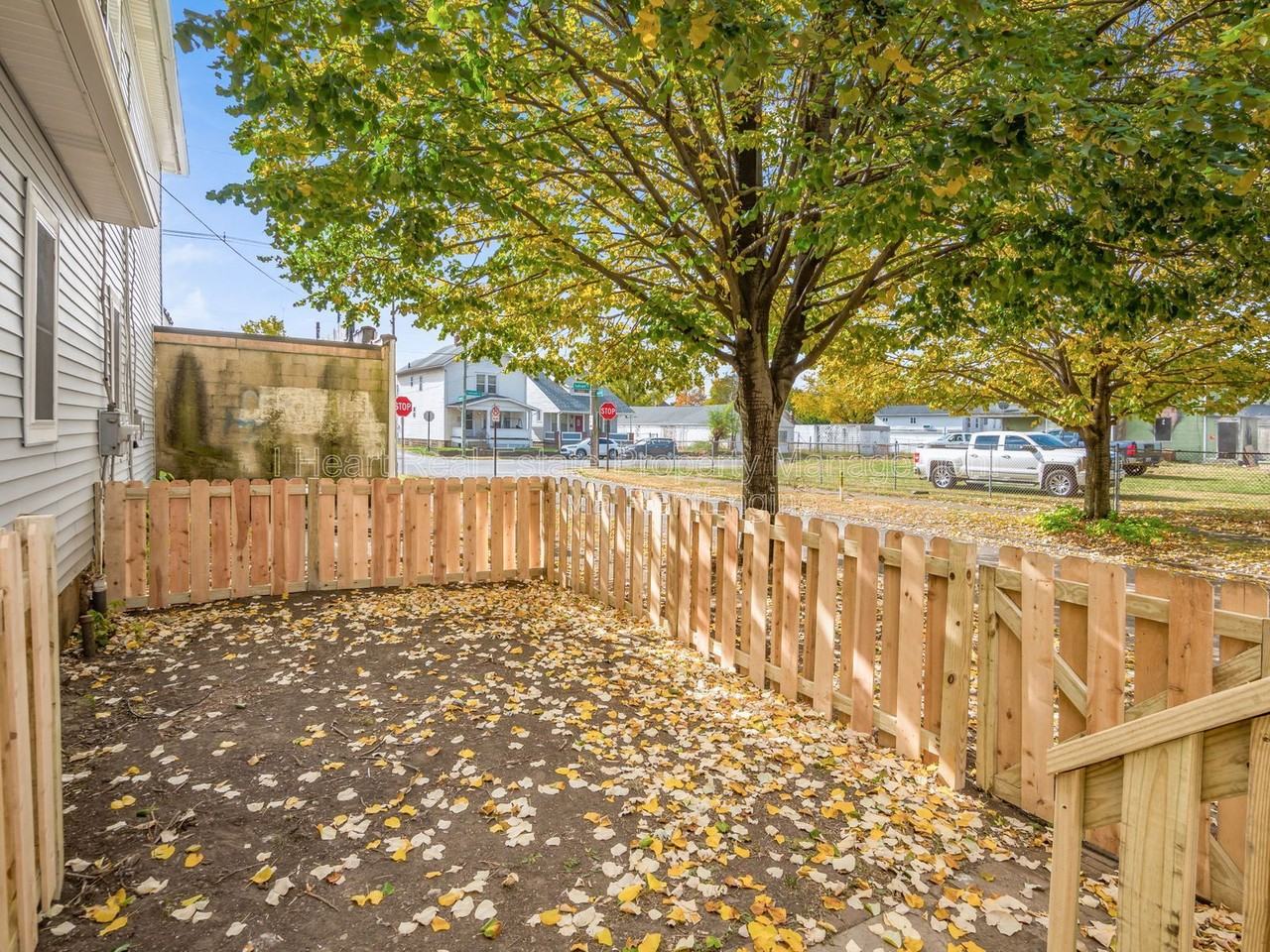 306 Martin Ave - Photo 4 of 15