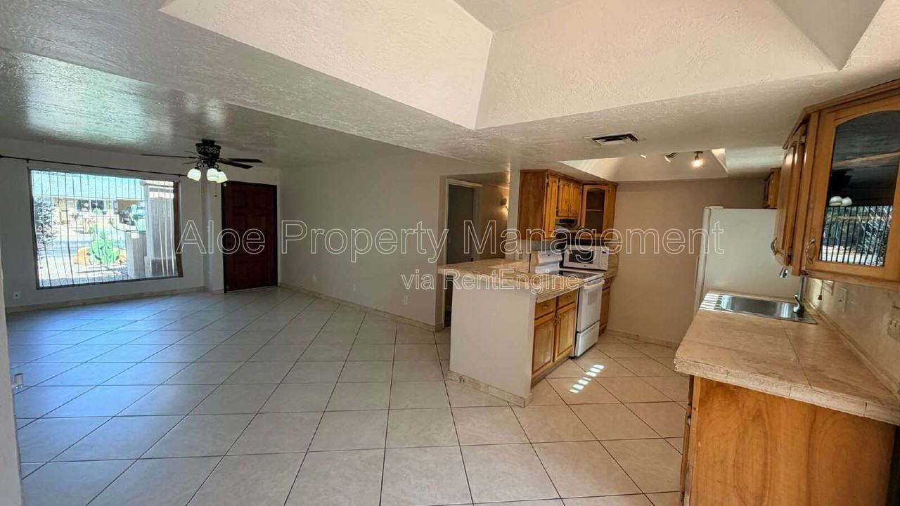 3809 E Sweetwater Ave - Photo 7 of 27