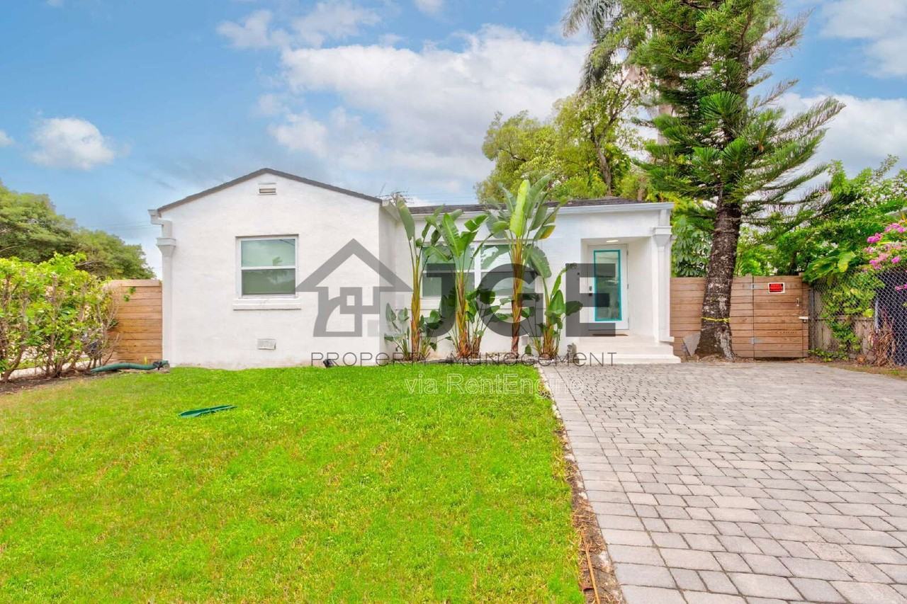 968 Ne 80th St #A - Photo 3 of 18