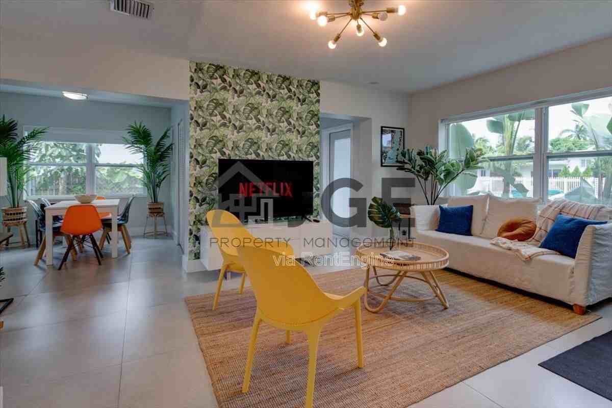 968 Ne 80th St #A - Photo 6 of 18