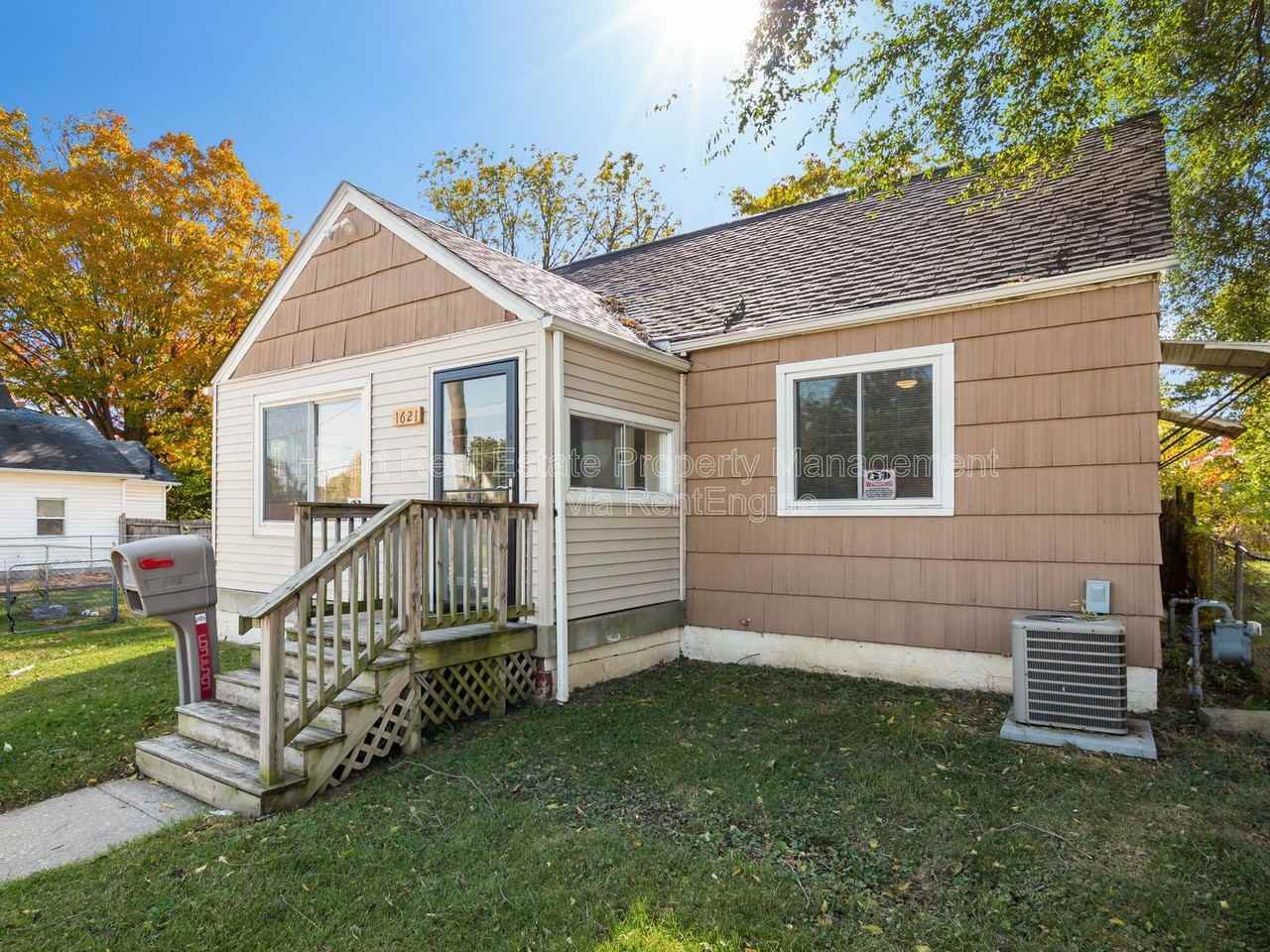 1621 Sullivant Ave - Photo 2 of 50