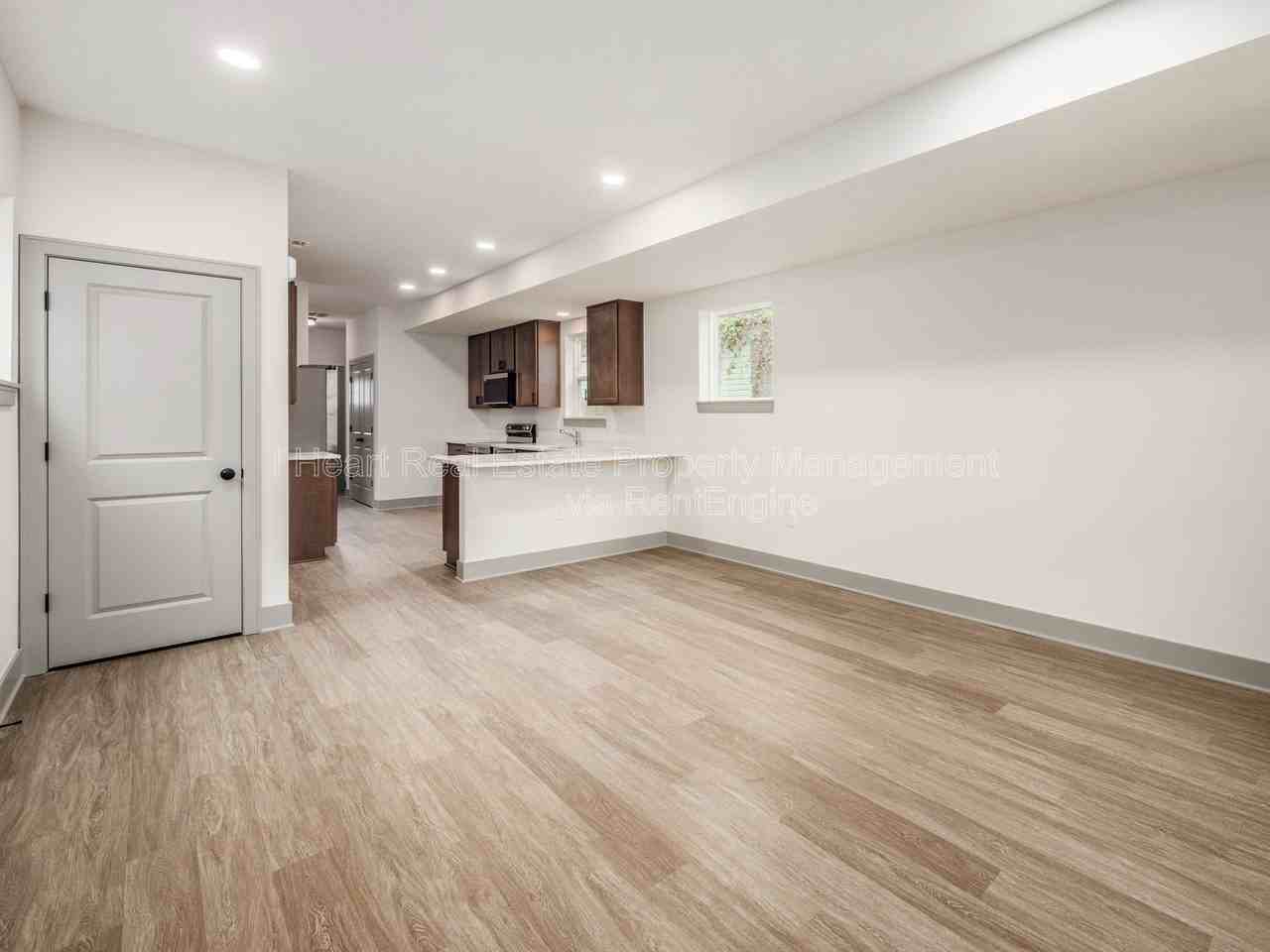 1128 Geers Ave - Photo 6 of 38