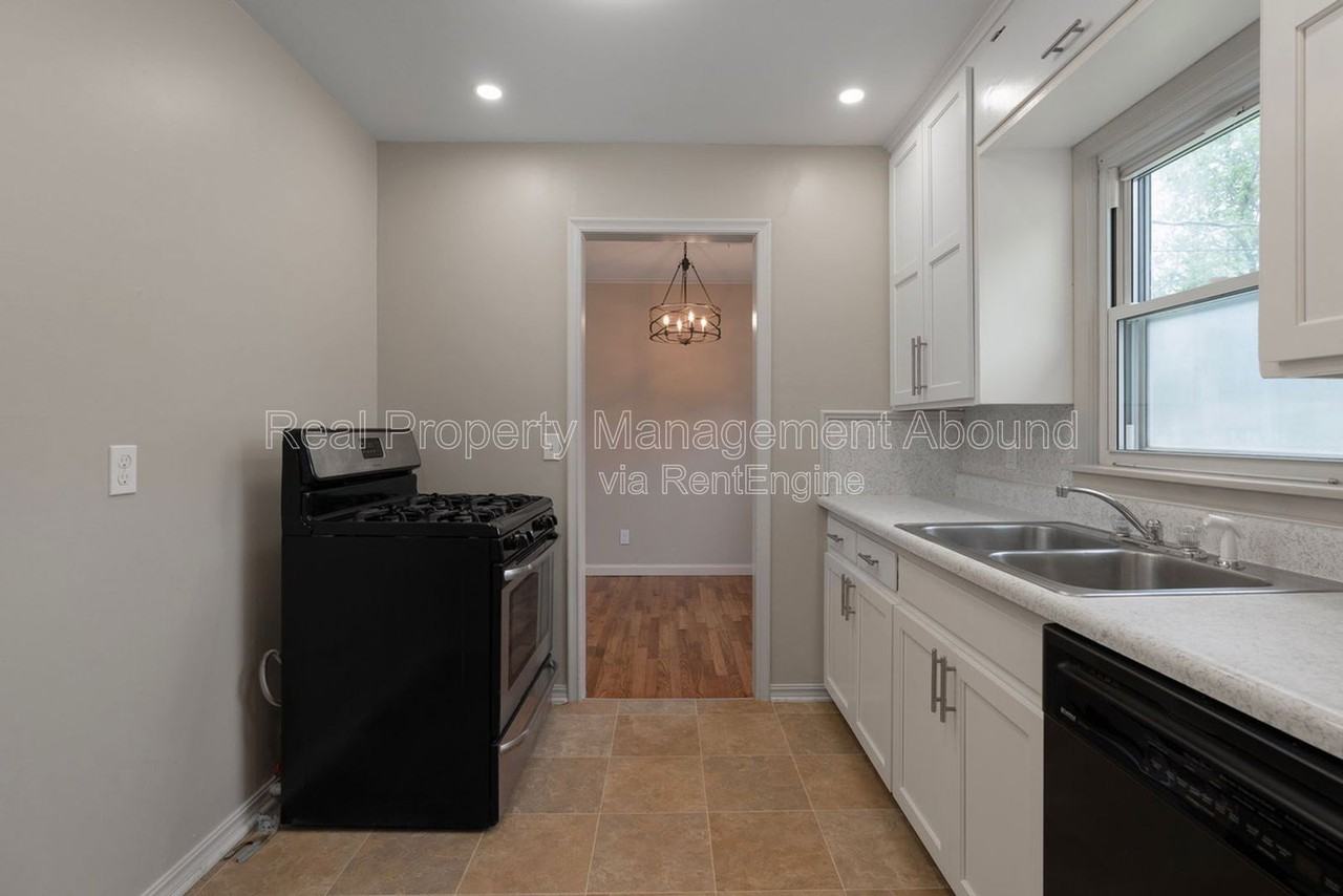 314 N Birch St - Photo 2 of 22