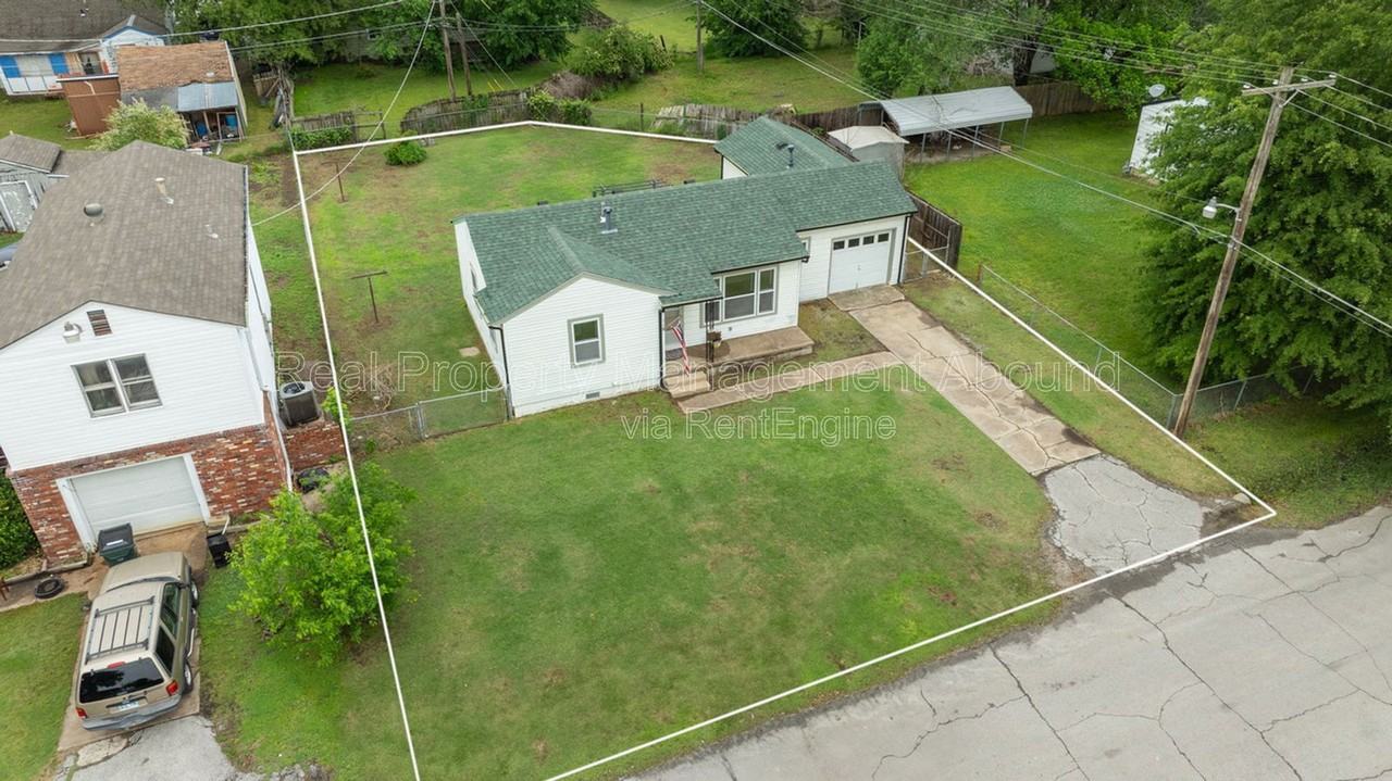 314 N Birch St - Photo 3 of 22