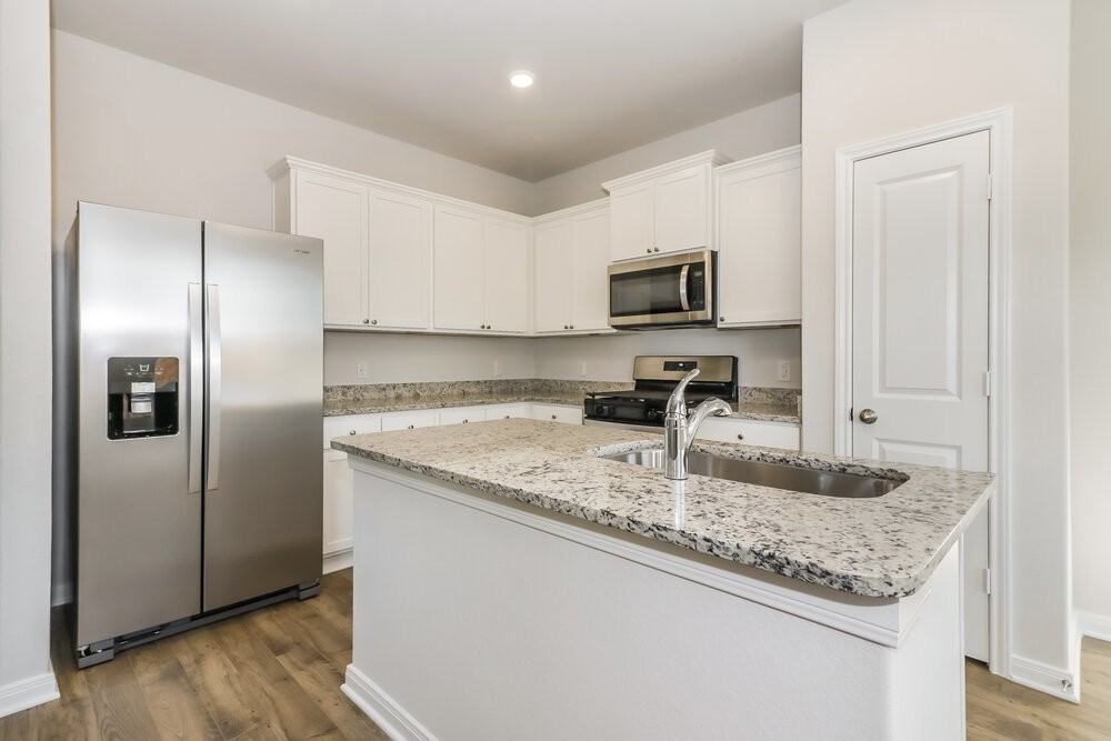 424 Mustang Trot Dr - Photo 6 of 16