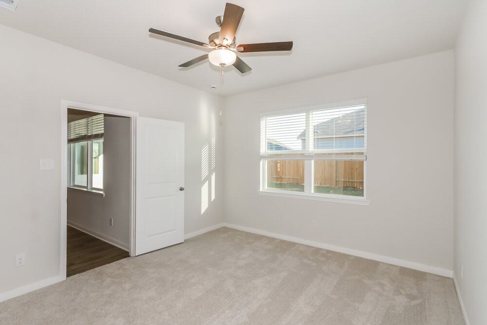 424 Mustang Trot Dr - Photo 7 of 16