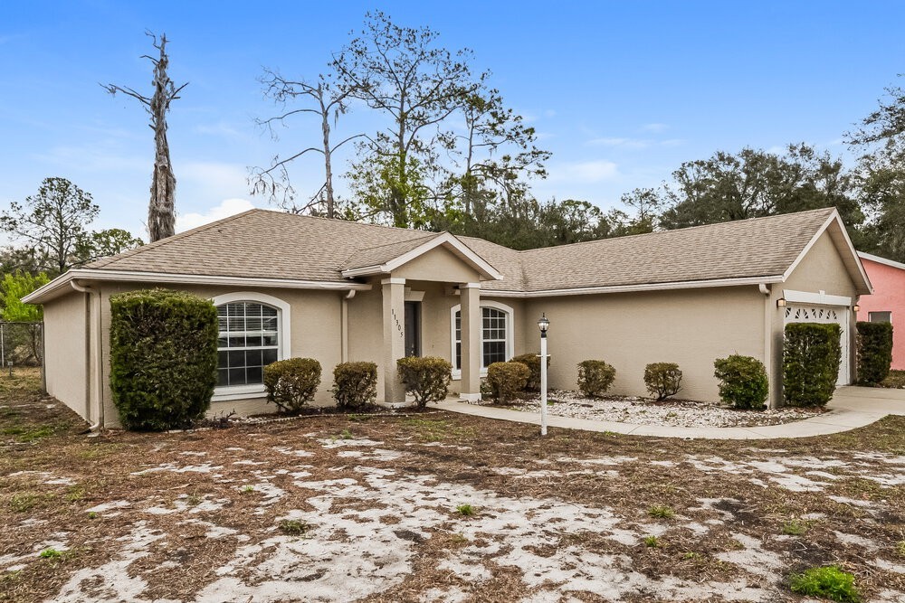 11305 Lake Dr - Photo 3 of 16