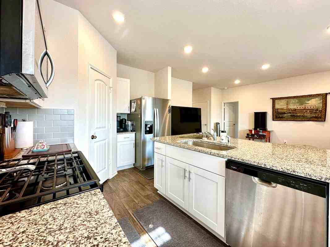 331 N Richland Dr - Photo 6 of 17